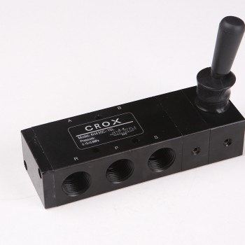 4H430C-15L - Kapalı Merkez Kol Kumandalı Valf (Kalmalı) (1/2 5/3)